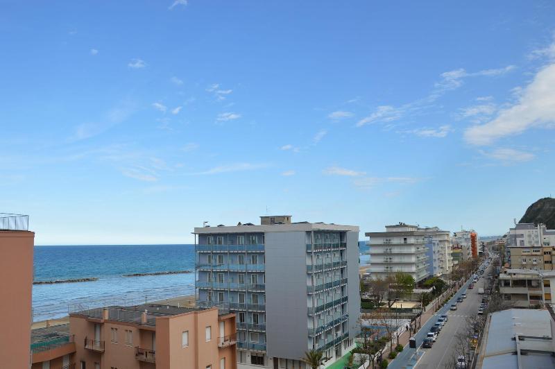 Hotel Caesar Pesaro Ngoại thất bức ảnh