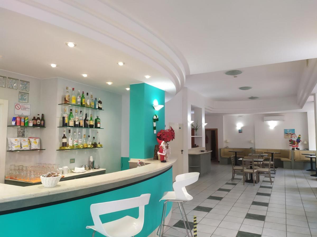 Hotel Caesar Pesaro Ngoại thất bức ảnh