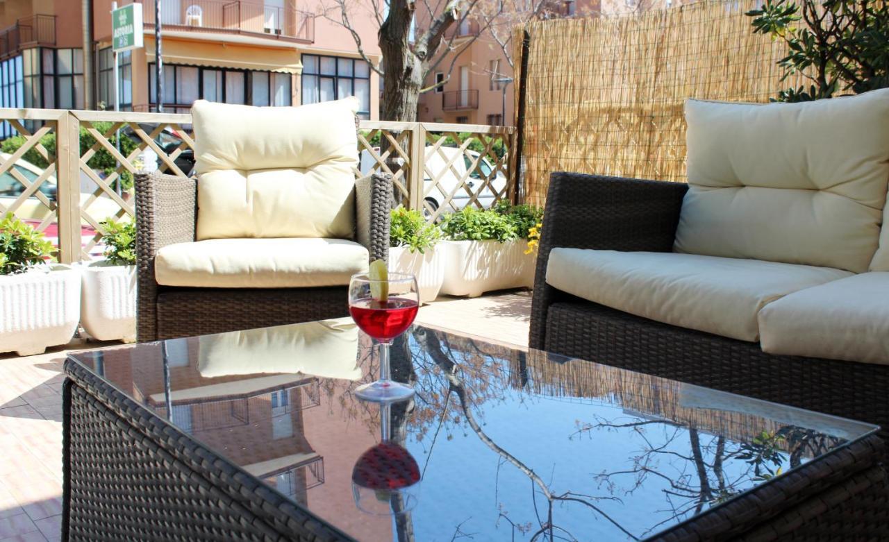 Hotel Caesar Pesaro Ngoại thất bức ảnh