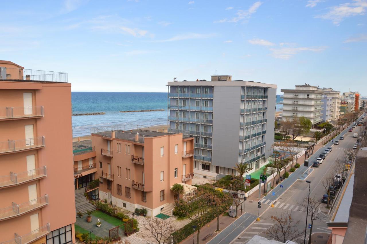 Hotel Caesar Pesaro Ngoại thất bức ảnh