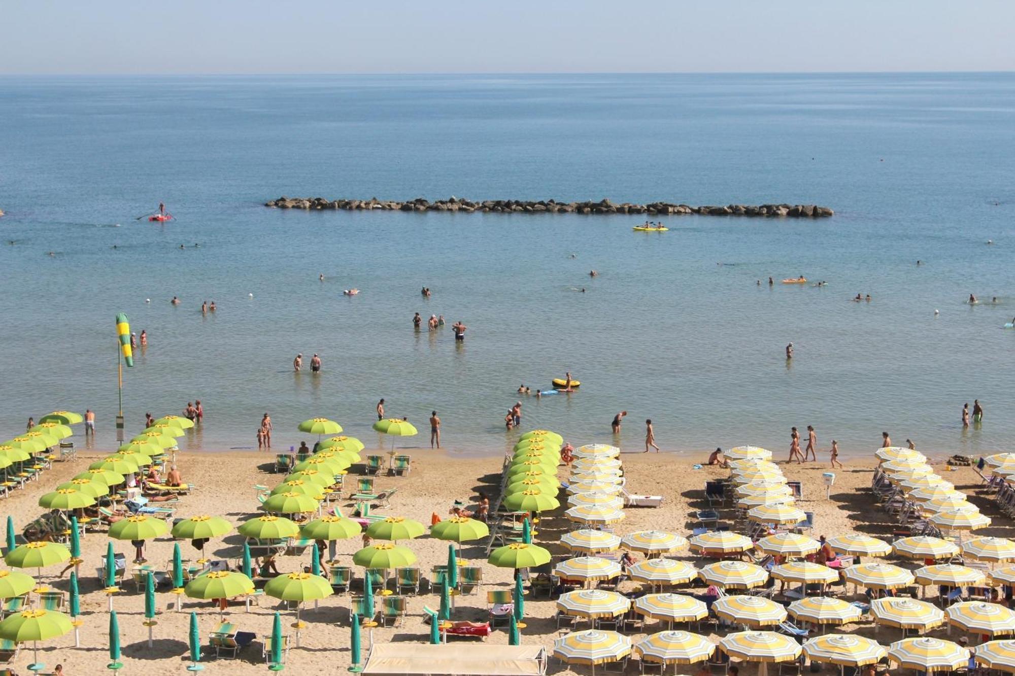 Hotel Caesar Pesaro Ngoại thất bức ảnh