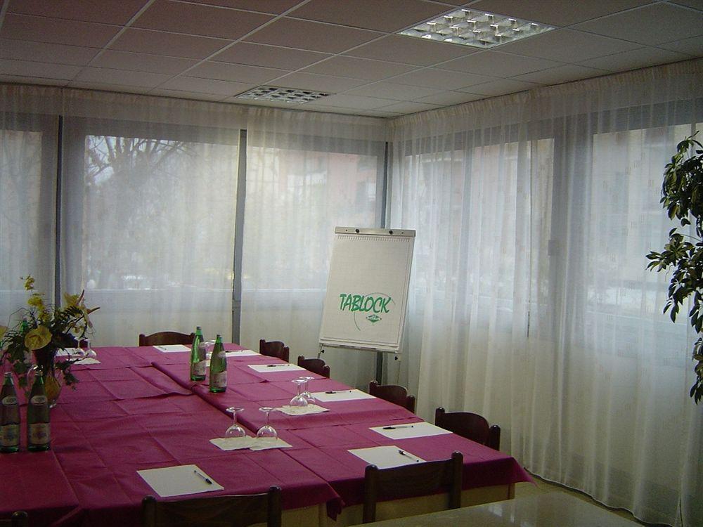 Hotel Caesar Pesaro Ngoại thất bức ảnh