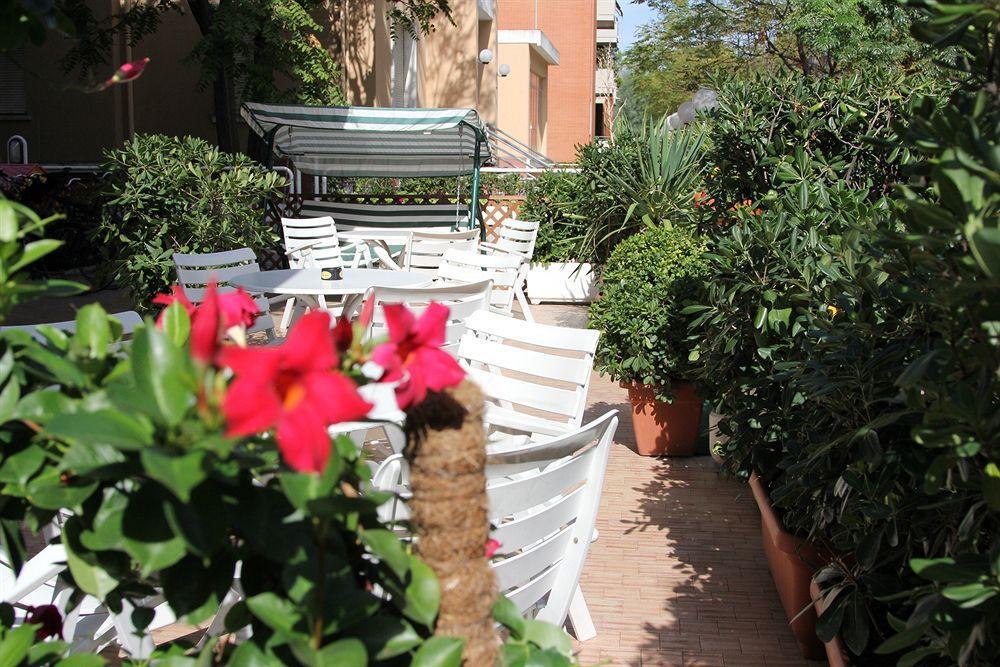 Hotel Caesar Pesaro Ngoại thất bức ảnh