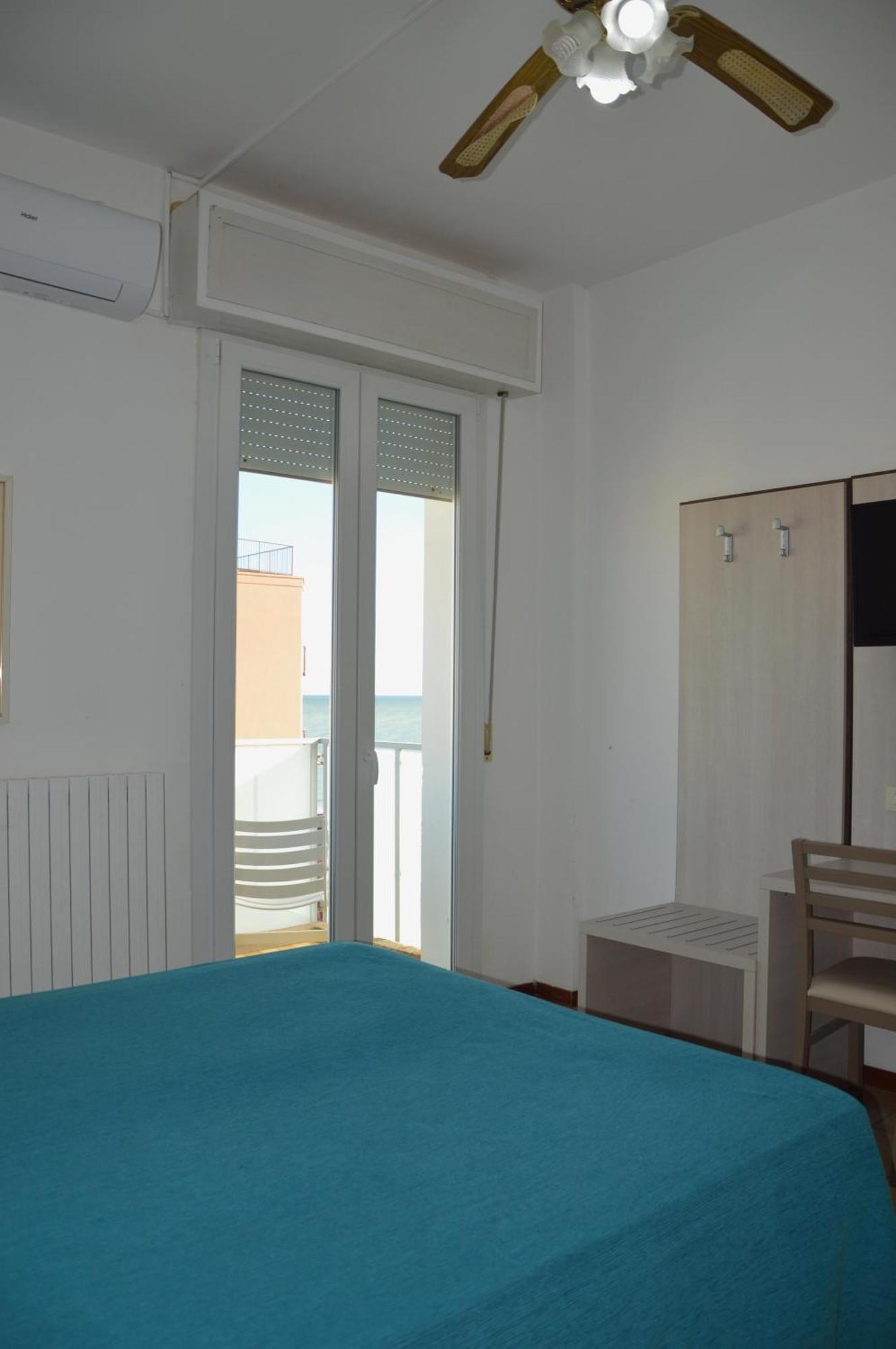 Hotel Caesar Pesaro Ngoại thất bức ảnh