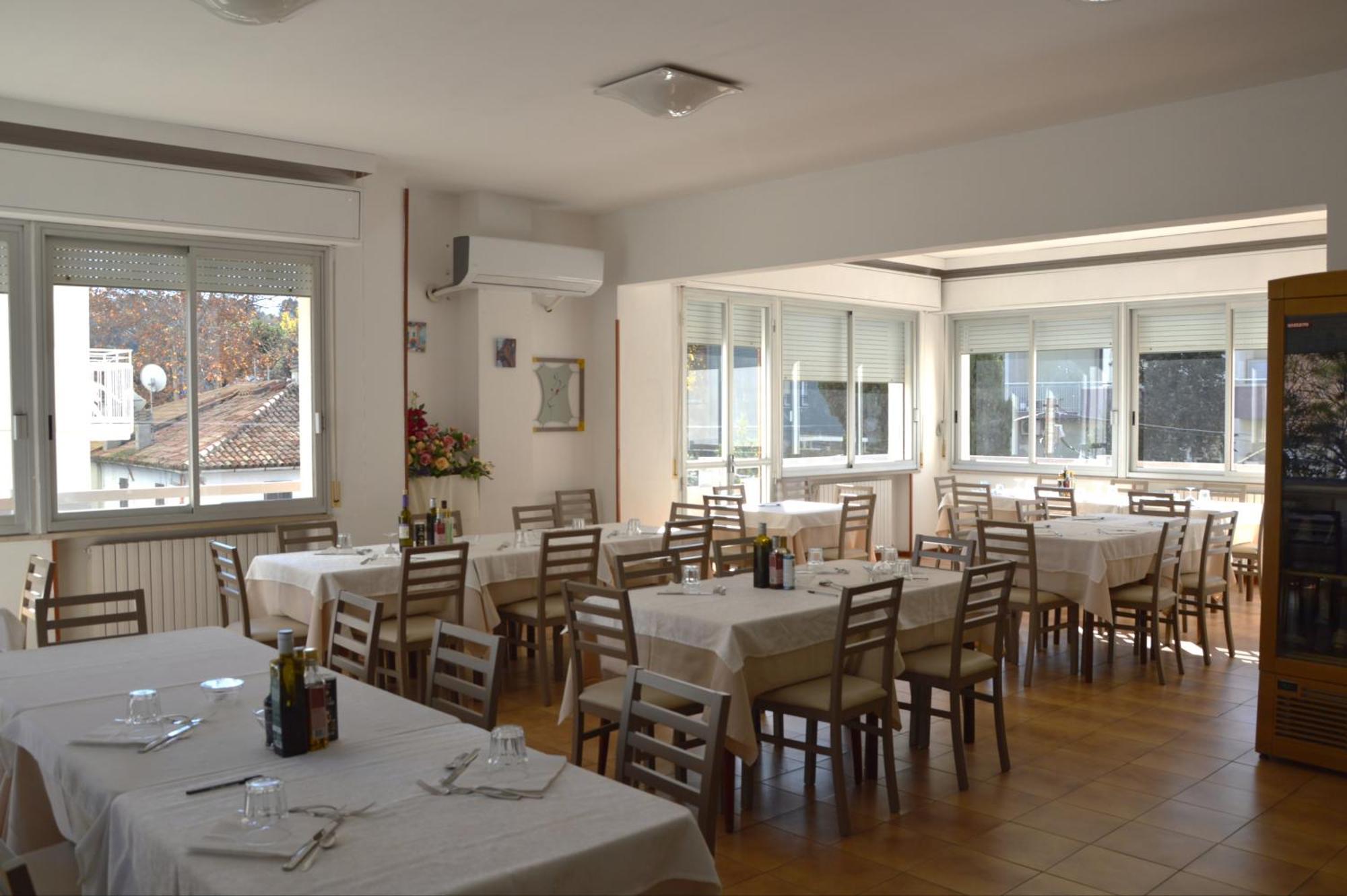 Hotel Caesar Pesaro Ngoại thất bức ảnh