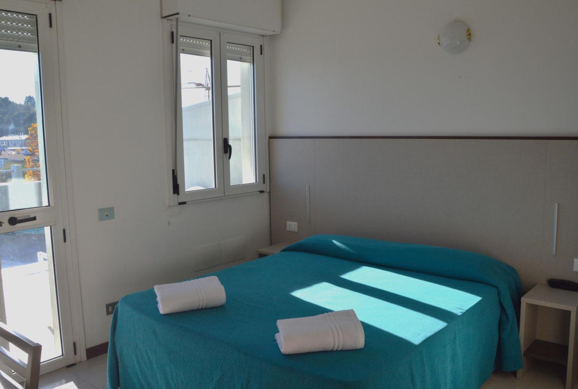 Hotel Caesar Pesaro Ngoại thất bức ảnh