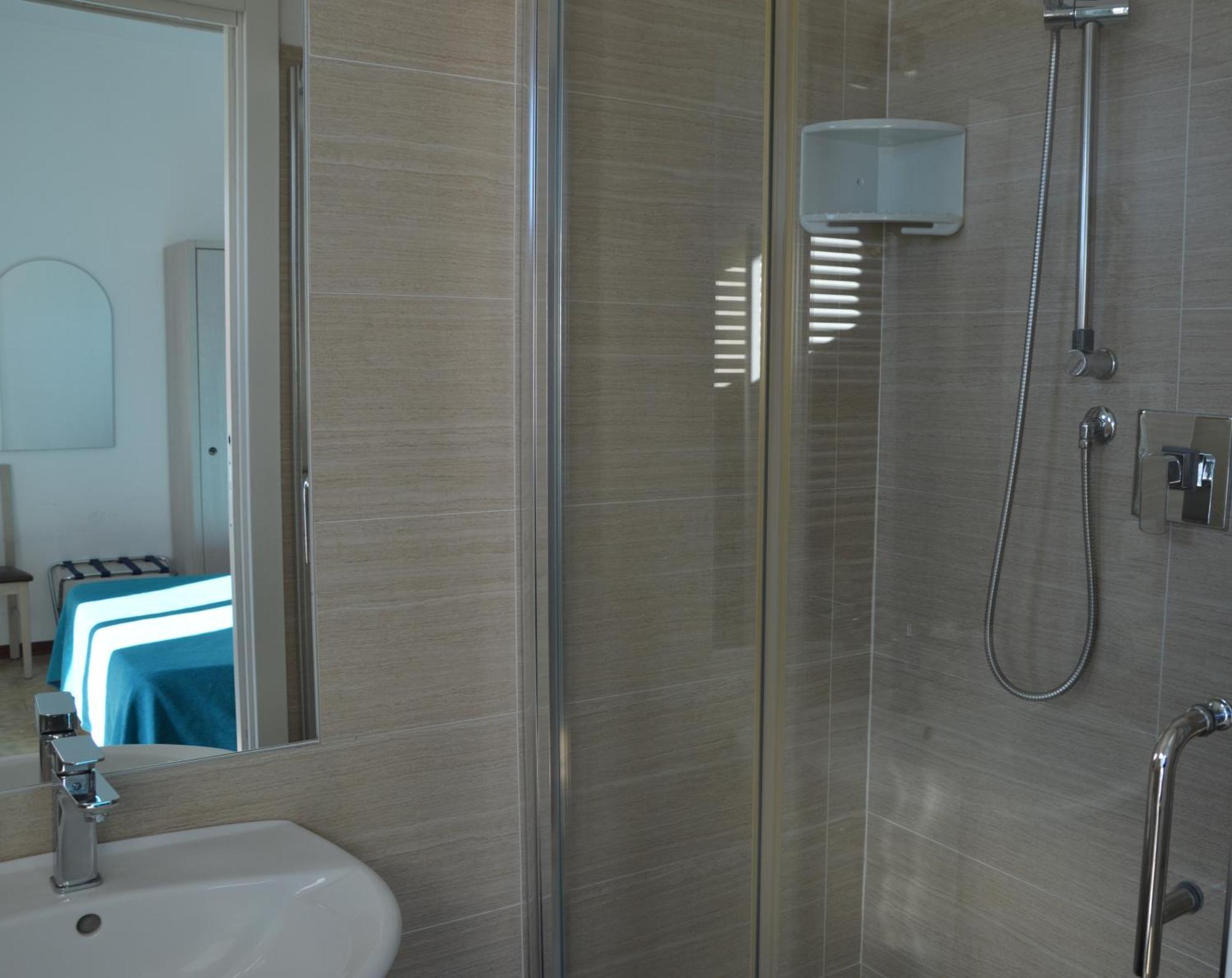 Hotel Caesar Pesaro Ngoại thất bức ảnh