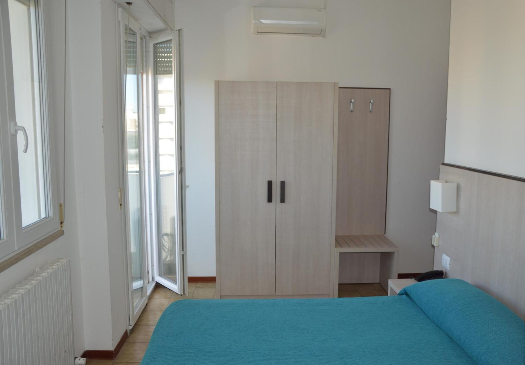 Hotel Caesar Pesaro Ngoại thất bức ảnh