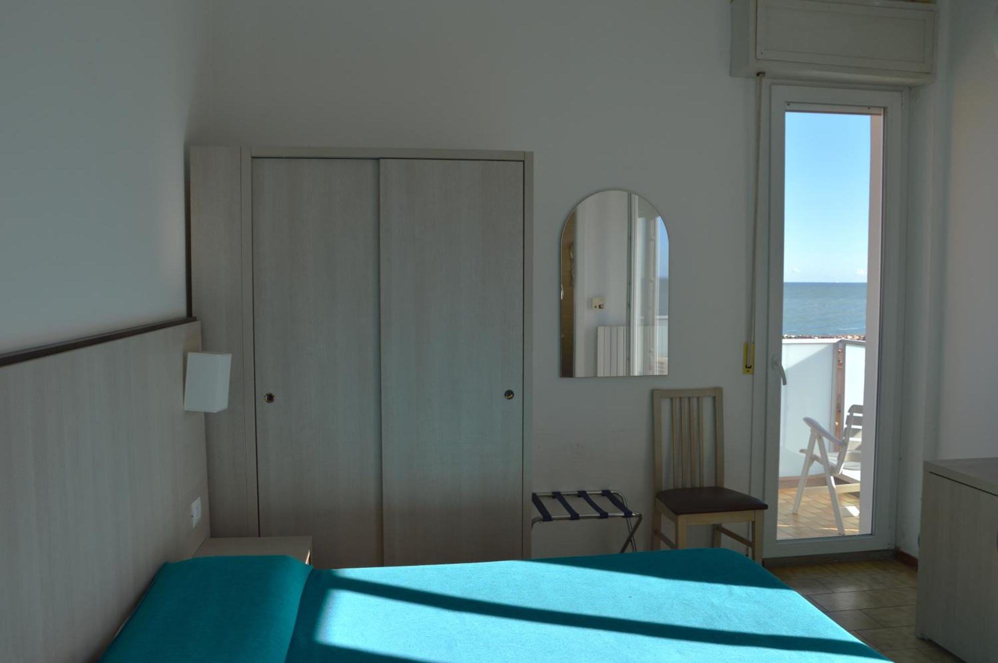 Hotel Caesar Pesaro Ngoại thất bức ảnh
