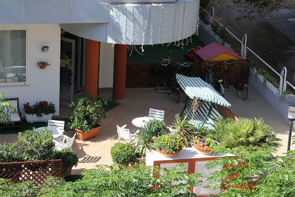 Hotel Caesar Pesaro Ngoại thất bức ảnh