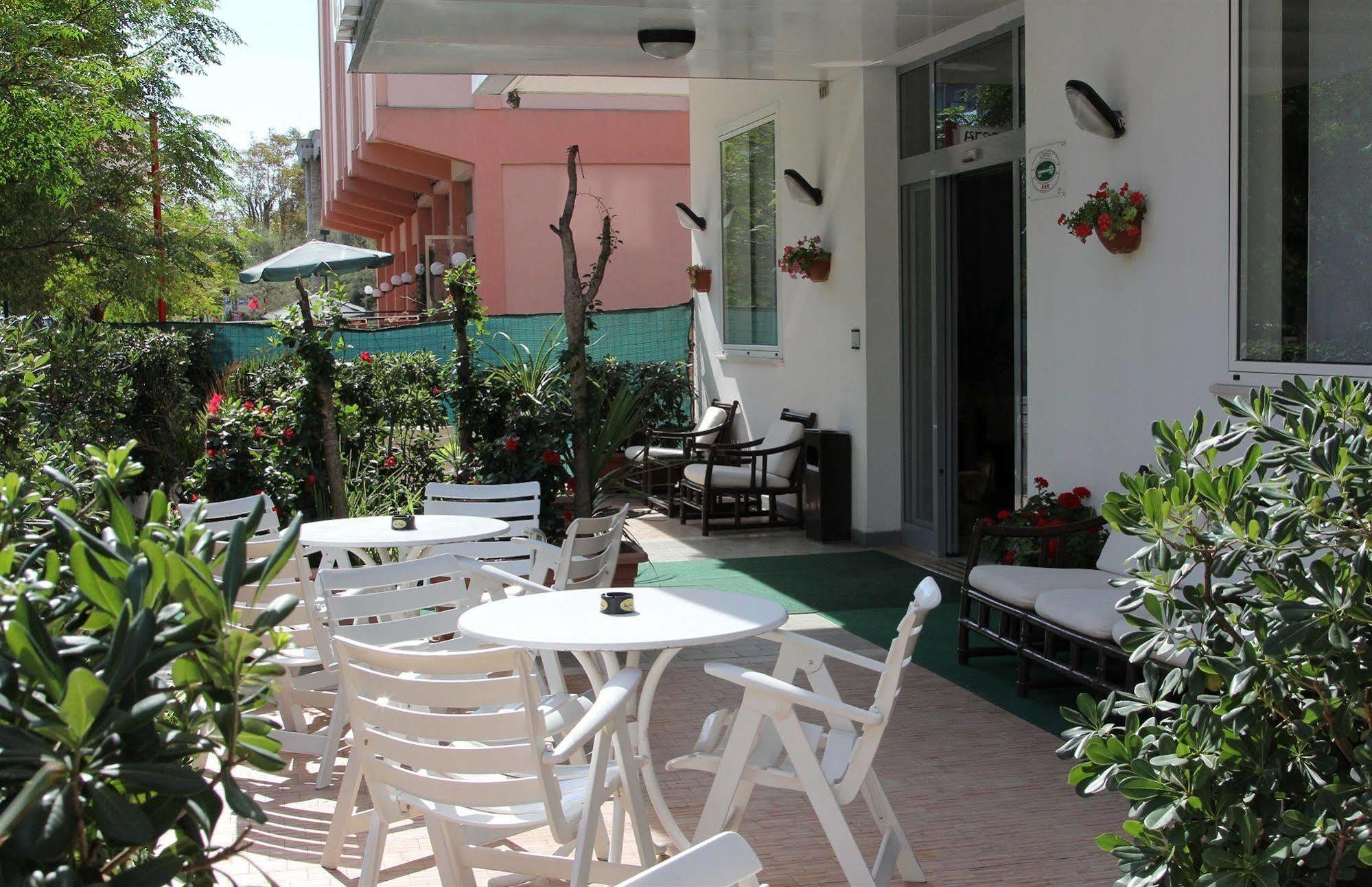 Hotel Caesar Pesaro Ngoại thất bức ảnh