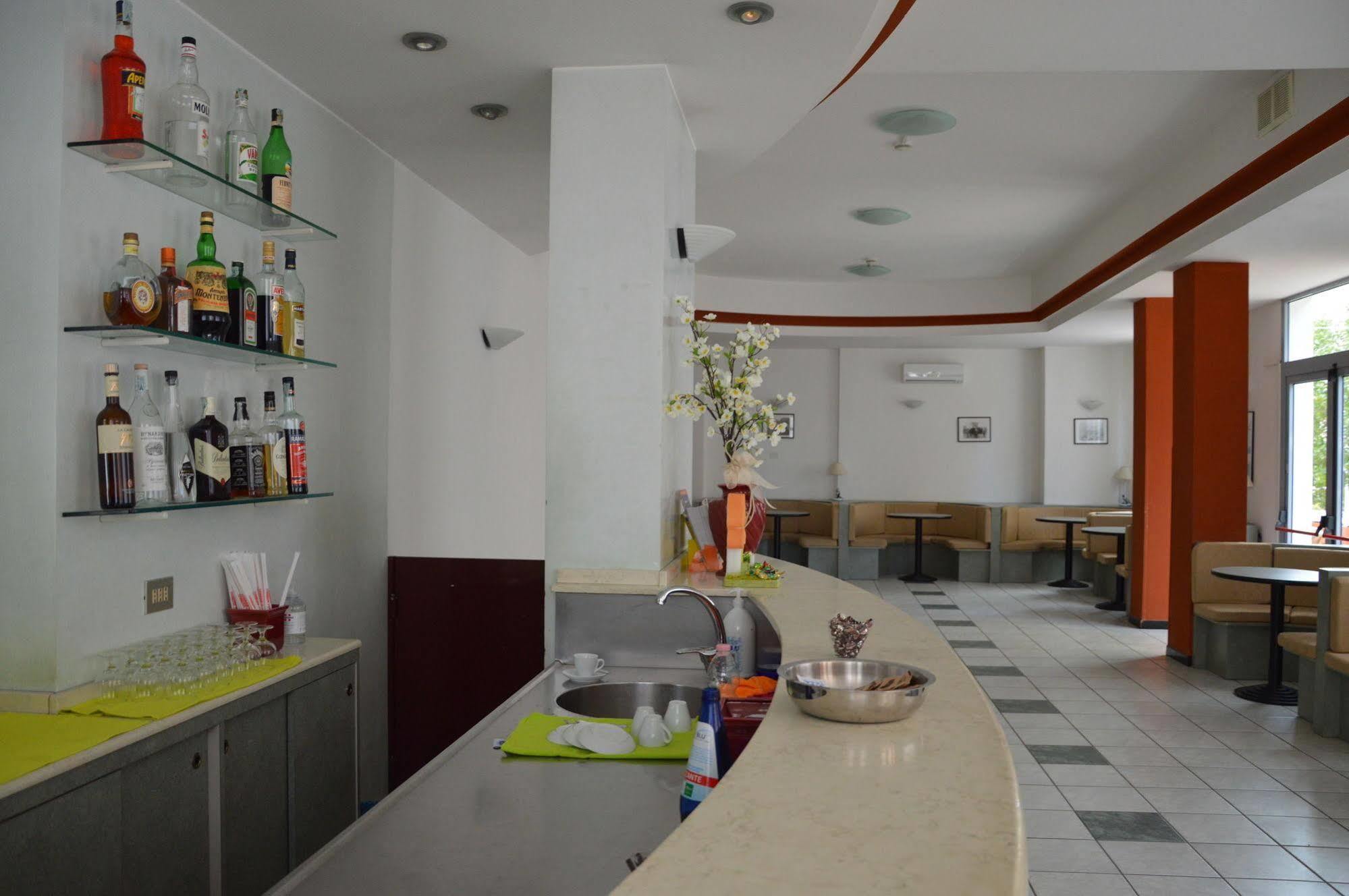 Hotel Caesar Pesaro Ngoại thất bức ảnh